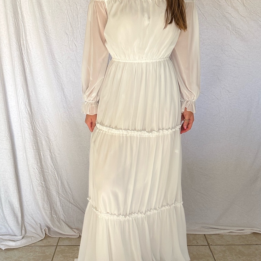 Elegant White Long Sleeve Dress